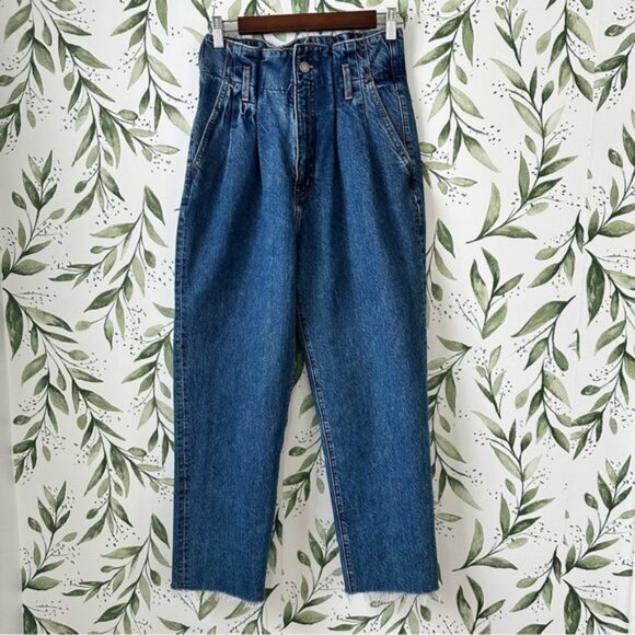 Abercrombie and Fitch Mom Jean. High Waist. Size 4/27. - Picture 1 of 9